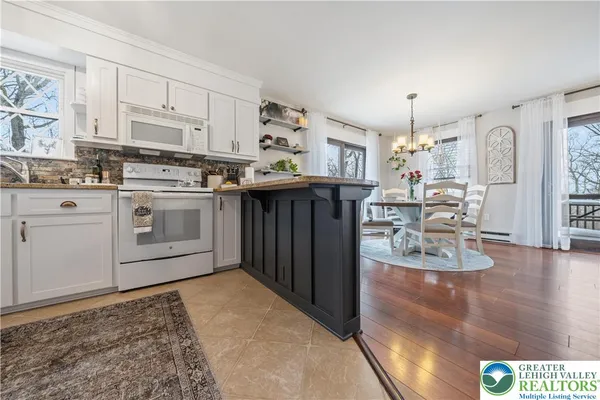 $464,999 | 175 Deer Trail Drive, Saylorsburg, PA 18353