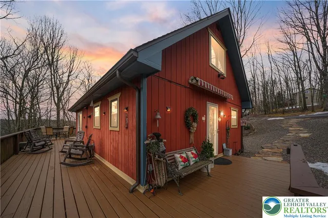 $449,999 | 175 Deer Trail Drive, Saylorsburg, PA 18353