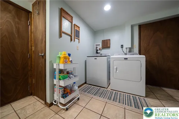 $464,999 | 175 Deer Trail Drive, Saylorsburg, PA 18353