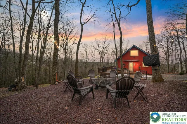 $449,999 | 175 Deer Trail Drive, Saylorsburg, PA 18353