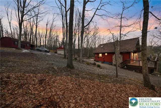 $449,999 | 175 Deer Trail Drive, Saylorsburg, PA 18353