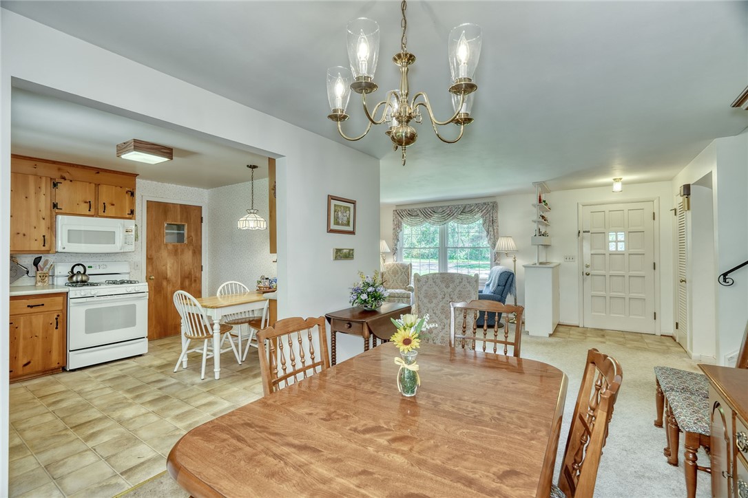 226 Dickinson Road Webster, NY 14580 - Photo 15 of 50