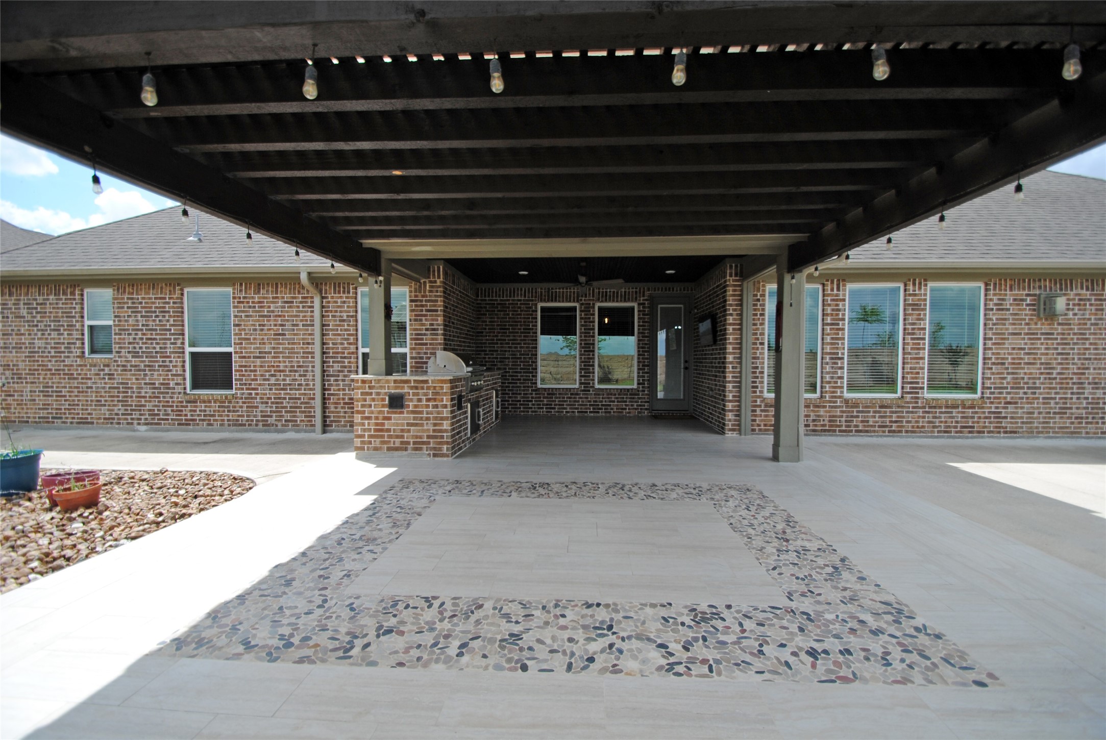 2803 Quartz Rdg Drive Rosharon, TX 77583 - Photo 35 of 44 Oversized Covered Patio