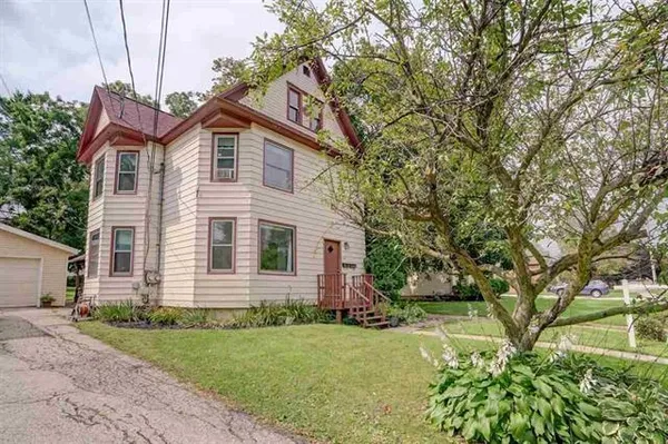 $525,000 | 146 Union Street, Sun Prairie, WI 53590