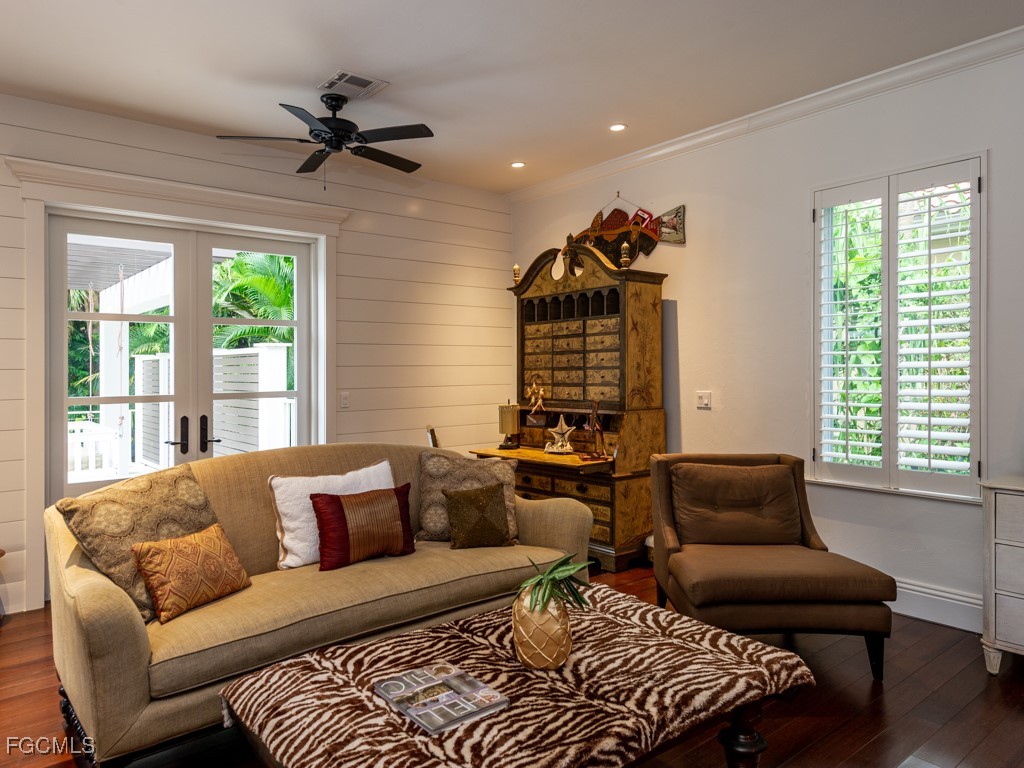 2388 Wulfert Road Sanibel, FL 33957 - Photo 20 of 49 a living room with furniture and a large window