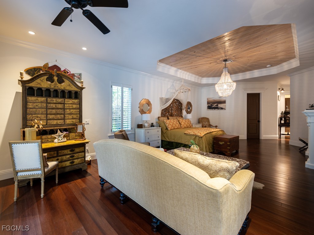 2388 Wulfert Road Sanibel, FL 33957 - Photo 22 of 49 a living room with furniture