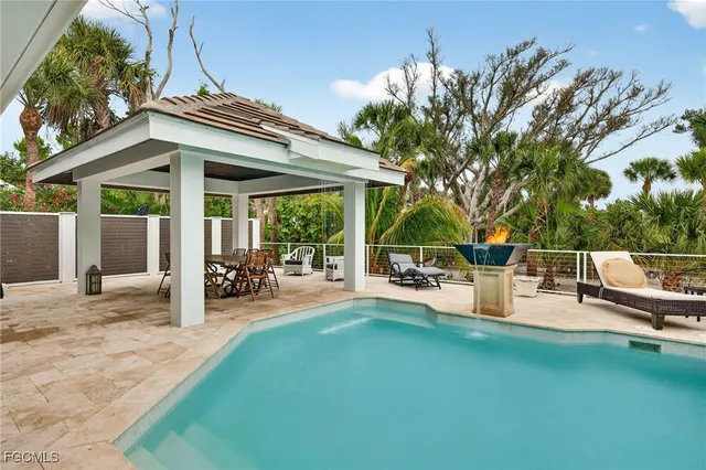 $2,850,000 | 2388 Wulfert Road, Sanibel, FL 33957