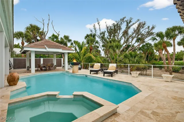 $2,850,000 | 2388 Wulfert Road, Sanibel, FL 33957