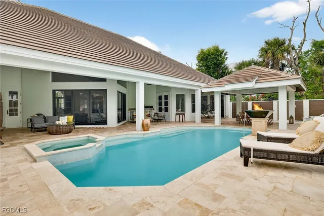 $2,850,000 | 2388 Wulfert Road, Sanibel, FL 33957
