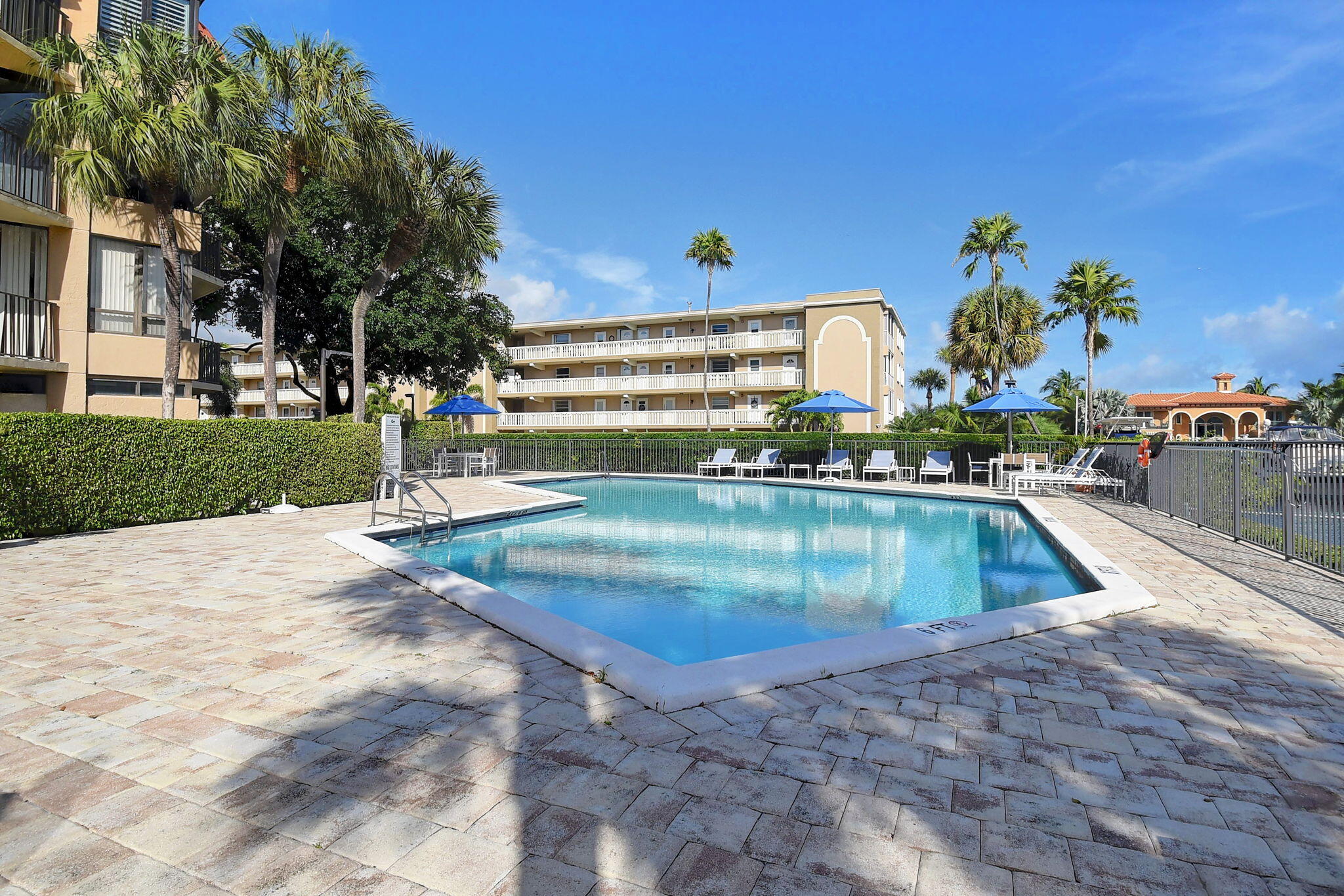 799 Jeffery Street, Unit 209 Boca Raton, FL 33487 - Photo 27 of 45 pool area