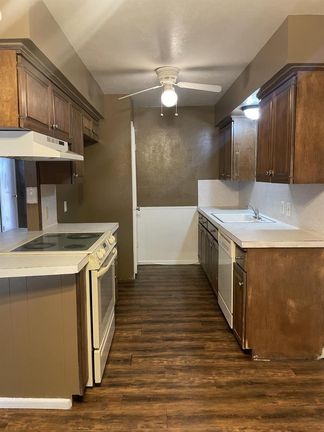 5424 45th Street Lubbock, TX 79414 - Photo 8 of 16 a bathroom with a sink a vanity and a mirror