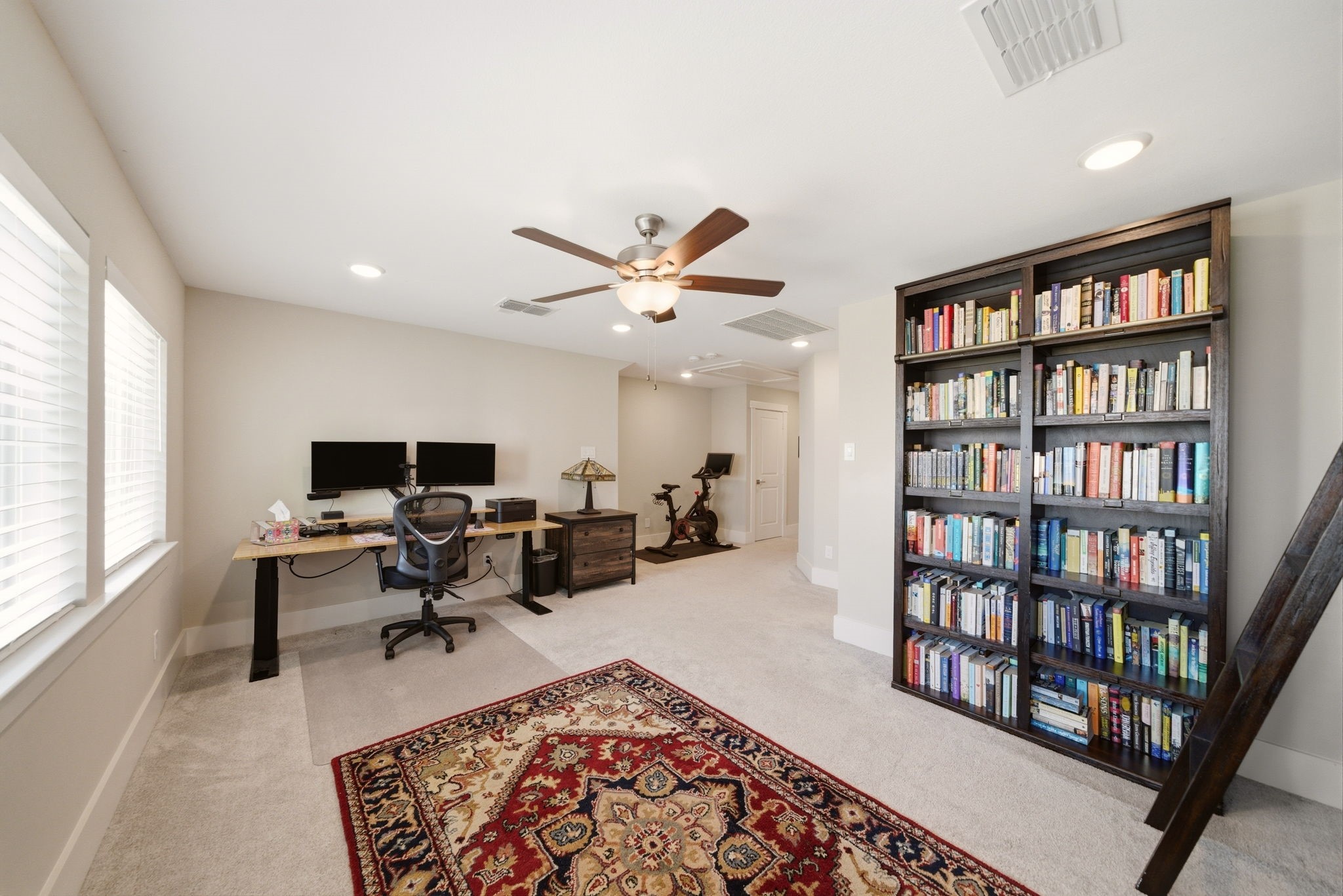 1417 Biondo Way Houston, TX 77008 - Photo 20 of 28 Spacious third-floor retreat offers endless possibilities as a gameroom, media room, home office, or fitness studio.