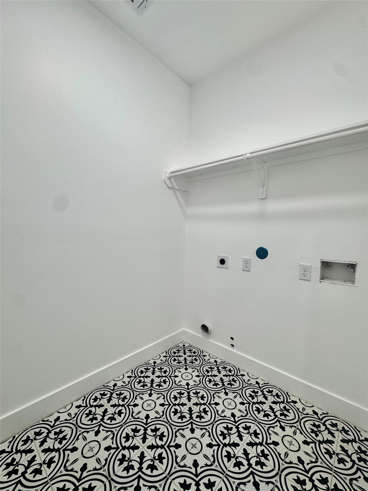 6926 Paris Street, Unit A Houston, TX 77021 - Photo 19 of 20 a view of an empty room