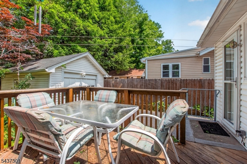 489 Maple Avenue Teaneck, NJ 07666 - Photo 11 of 12