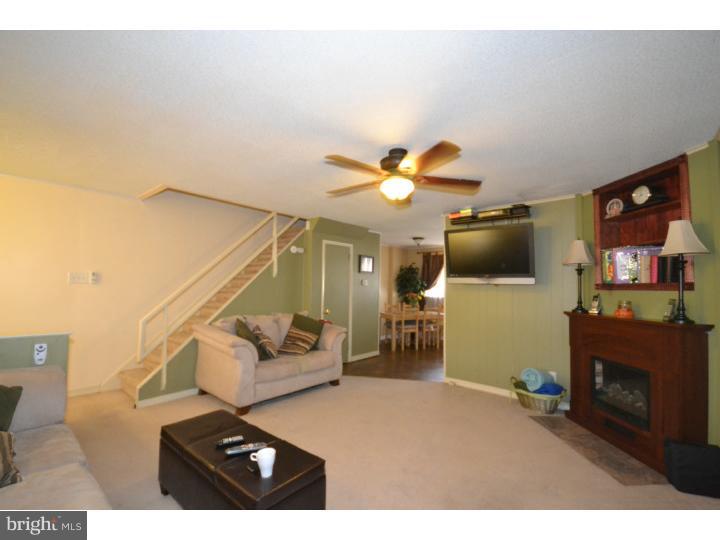 12239 Rambler Road Philadelphia, PA 19154 - Photo 3 of 25