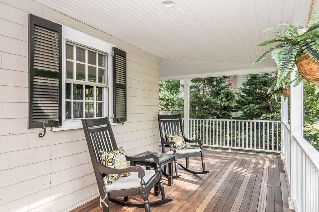 35 Avalon Road Reading, MA 01867 - Photo 3 of 30