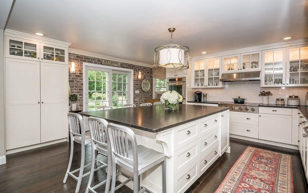 35 Avalon Road Reading, MA 01867 - Photo 9 of 30
