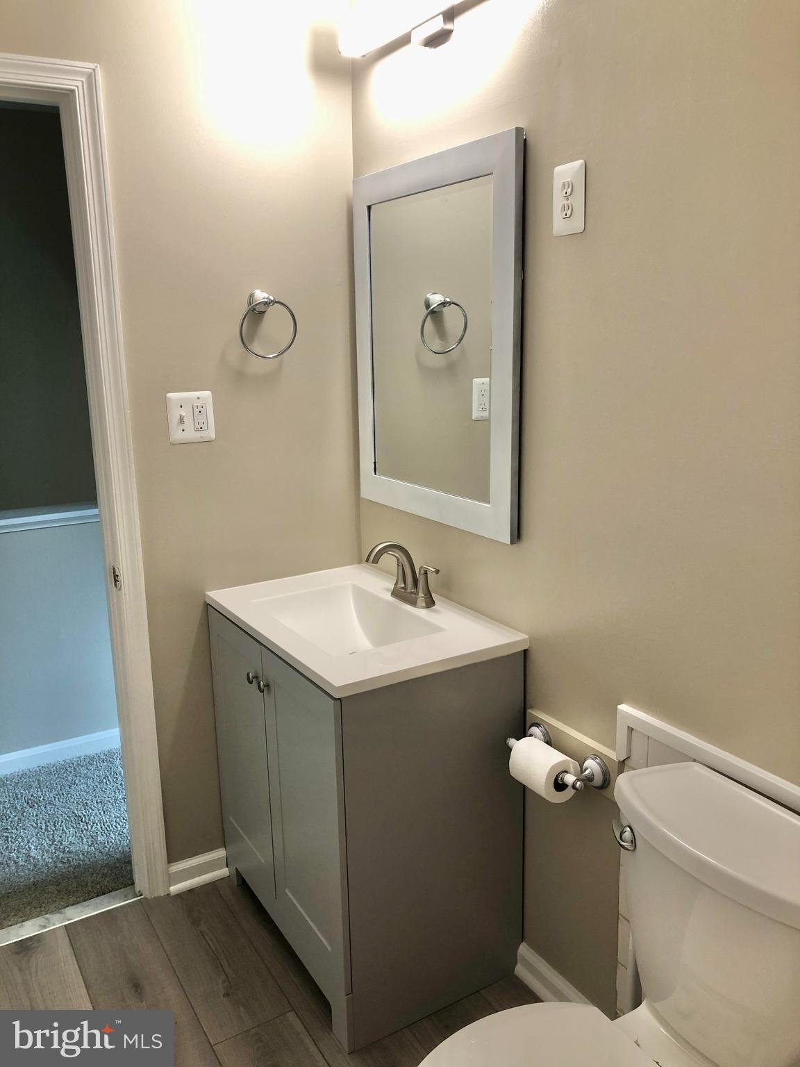 8540 Milford Court, Unit 897 Springfield, VA 22152 - Photo 18 of 30 Bathroom - Upper Level