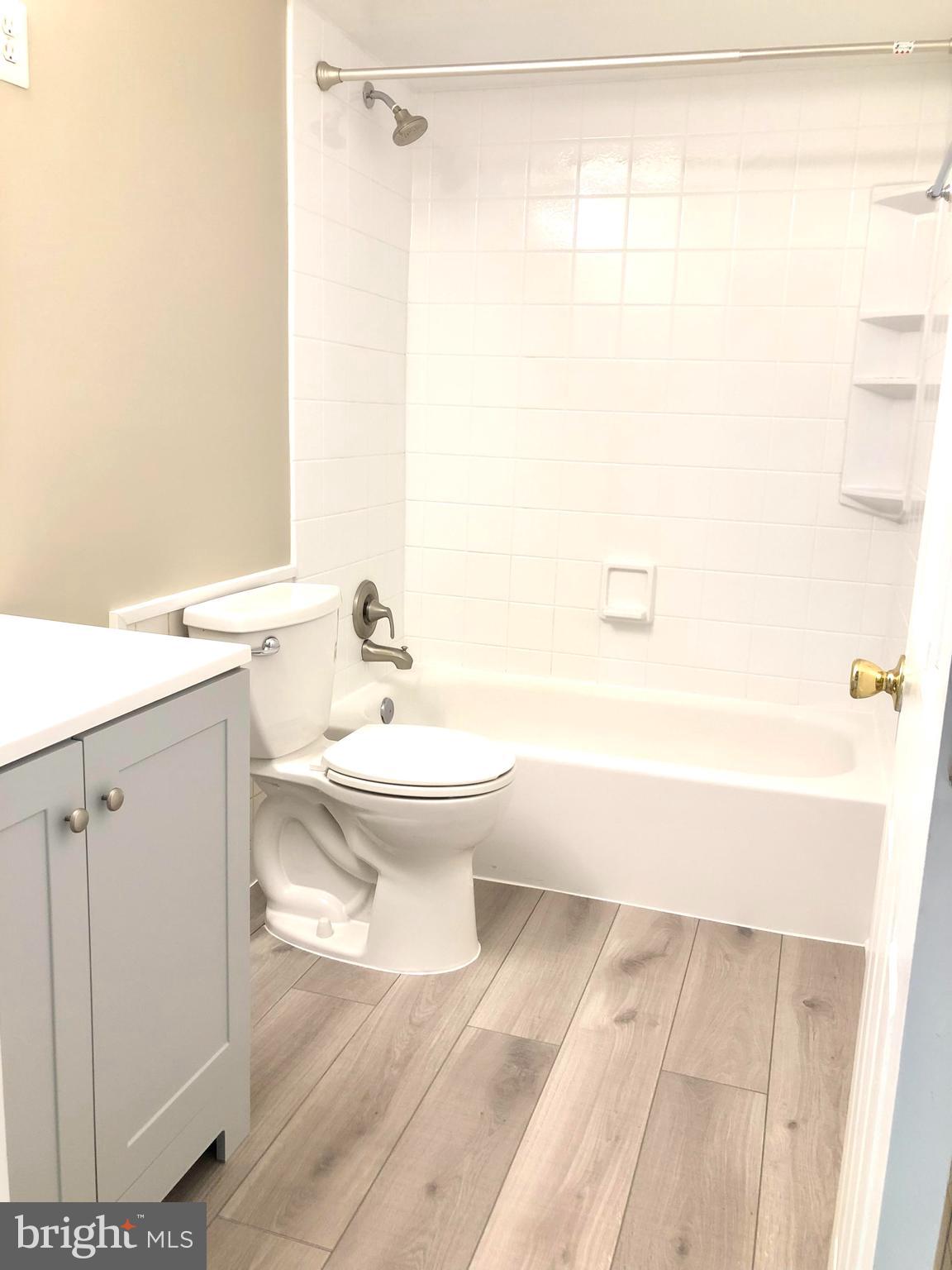 8540 Milford Court, Unit 897 Springfield, VA 22152 - Photo 19 of 30 Bathroom - Upper Level