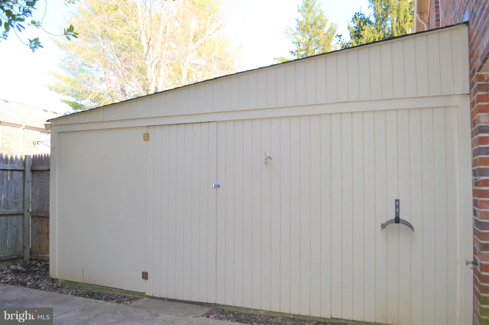 8540 Milford Court, Unit 897 Springfield, VA 22152 - Photo 29 of 30 Exterior (Rear)