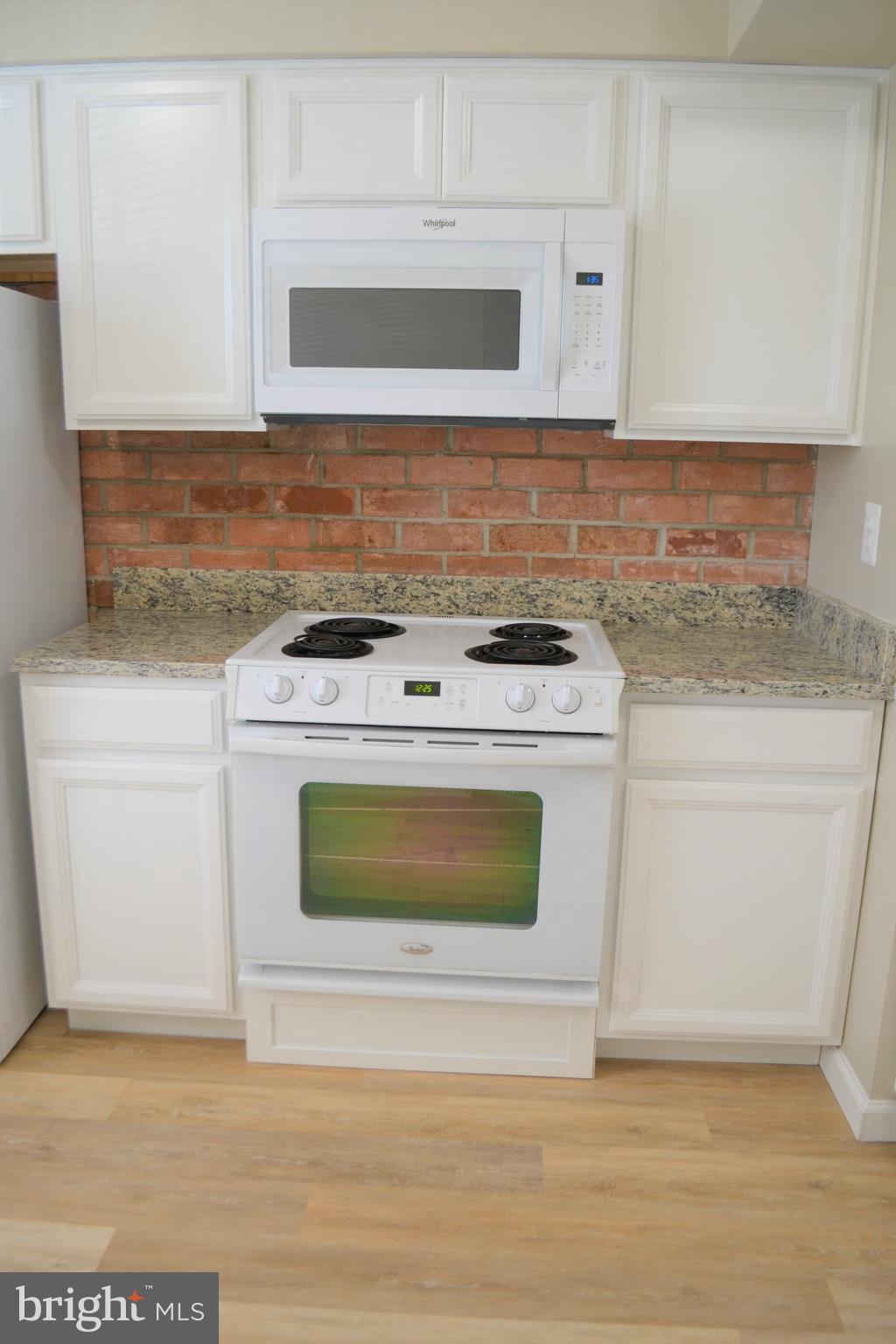 8540 Milford Court, Unit 897 Springfield, VA 22152 - Photo 4 of 30 Kitchen - Main Floor