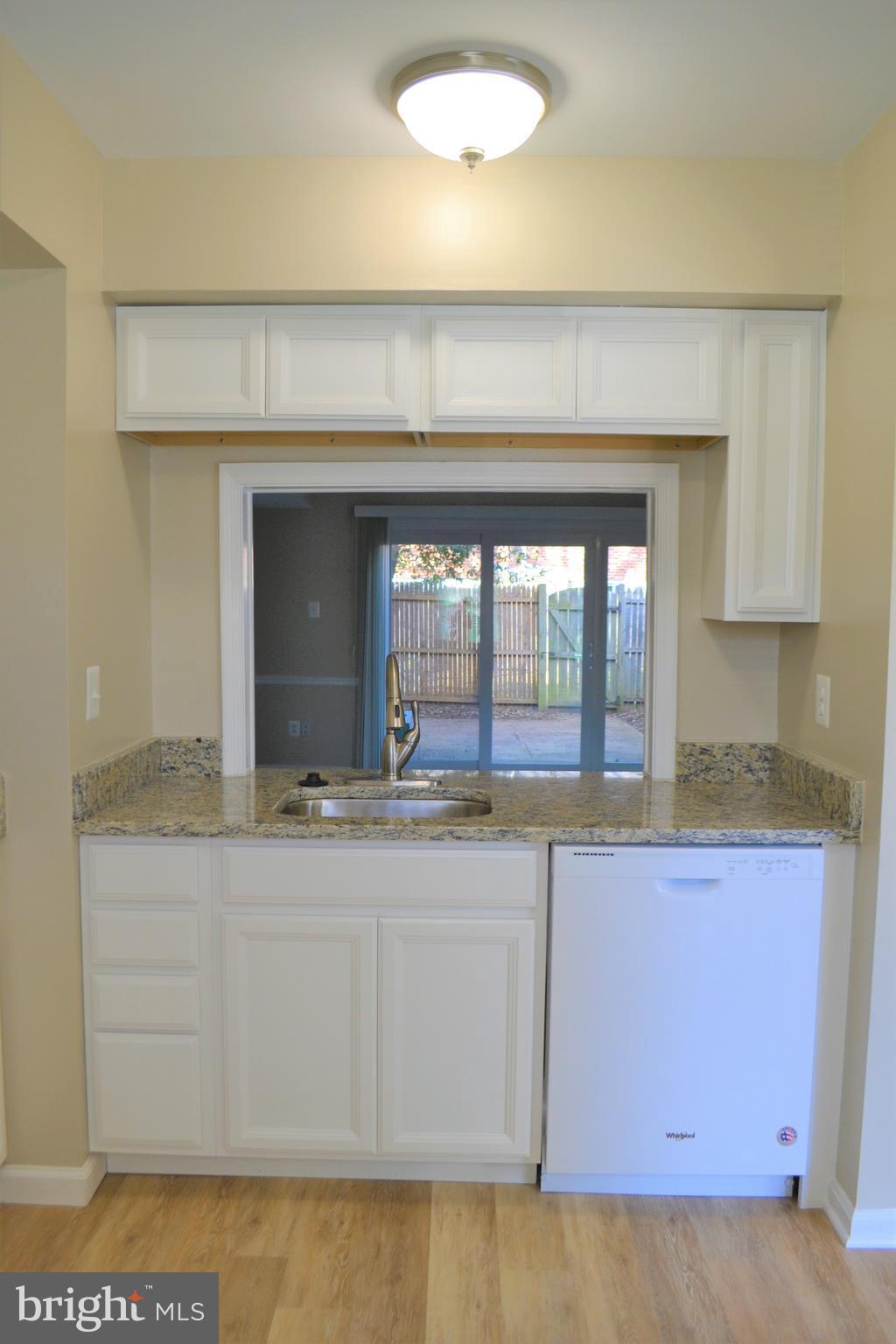 8540 Milford Court, Unit 897 Springfield, VA 22152 - Photo 5 of 30 Kitchen - Main Floor