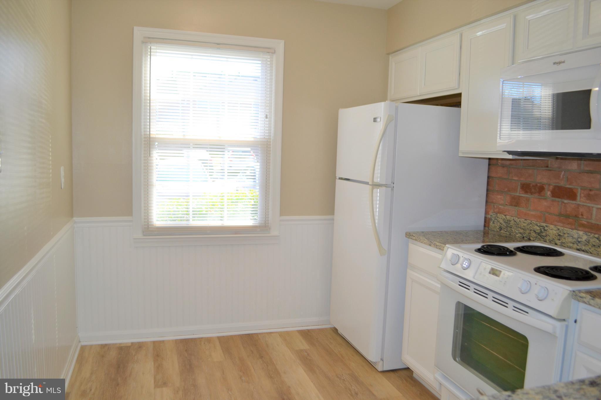 8540 Milford Court, Unit 897 Springfield, VA 22152 - Photo 7 of 30 Kitchen - Main Floor
