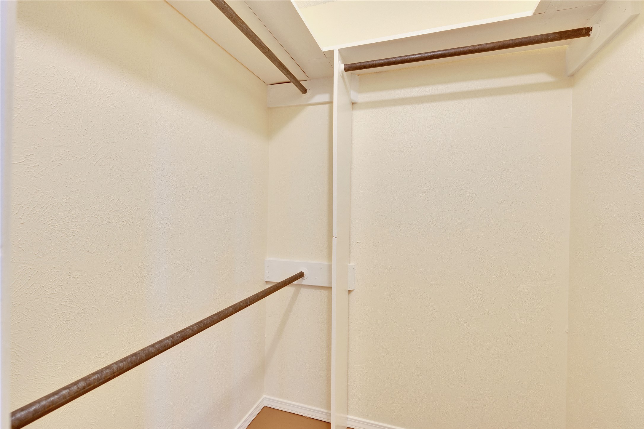 1002 Bodark Lane Austin, TX 78745 - Photo 22 of 35 a bathroom with a shower