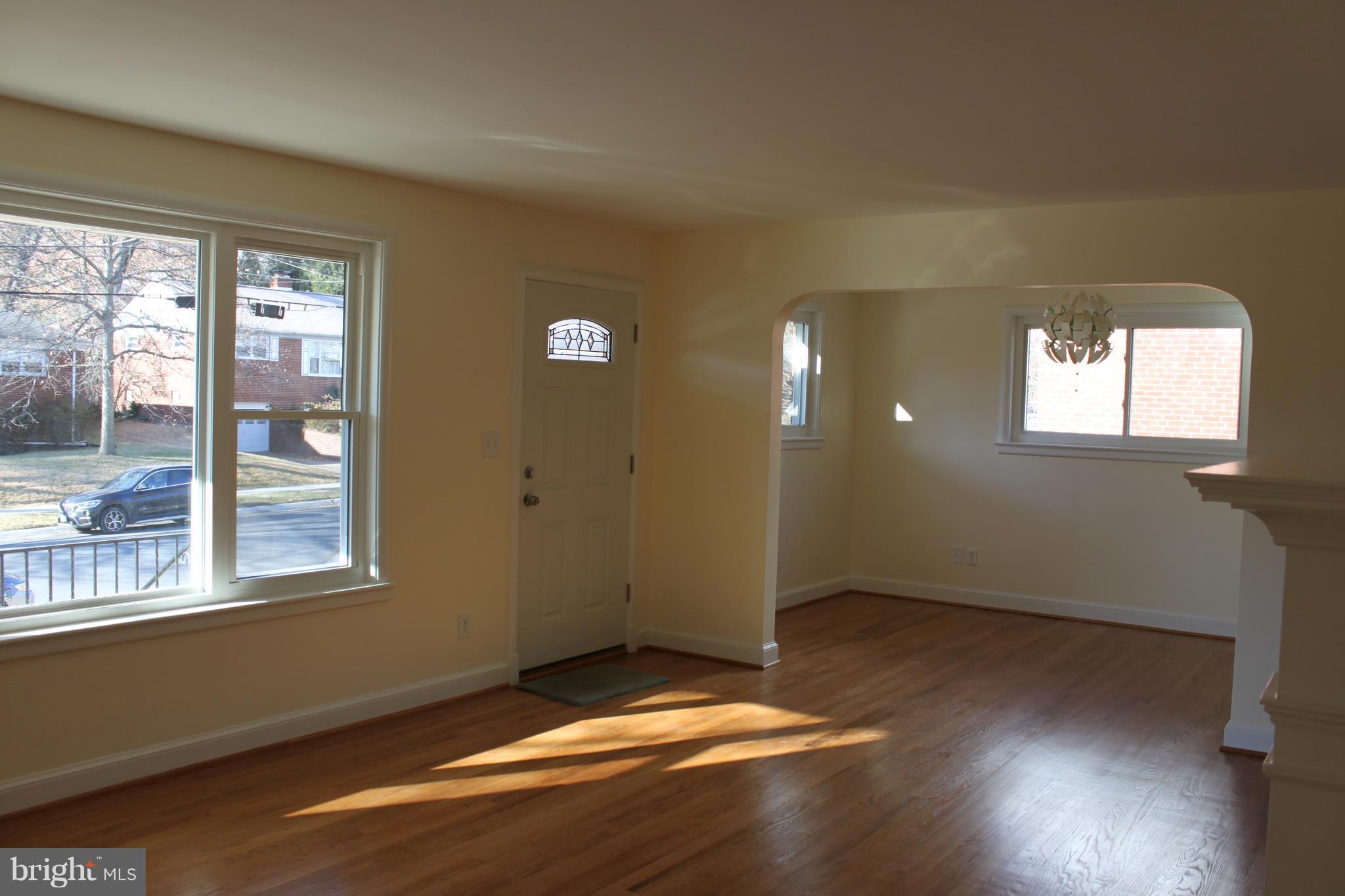 10203 Brunswick Avenue Silver Spring, MD 20902 - Photo 16 of 31 Living Room