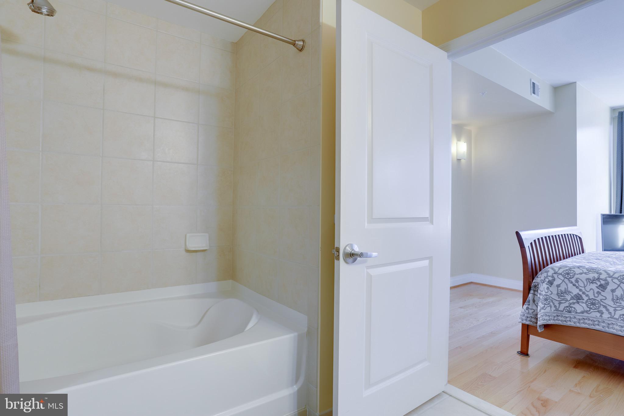 715 6th Street Northwest, Unit 1202 Washington, DC 20001 - Photo 39 of 66 Comfortable, large soaking tub