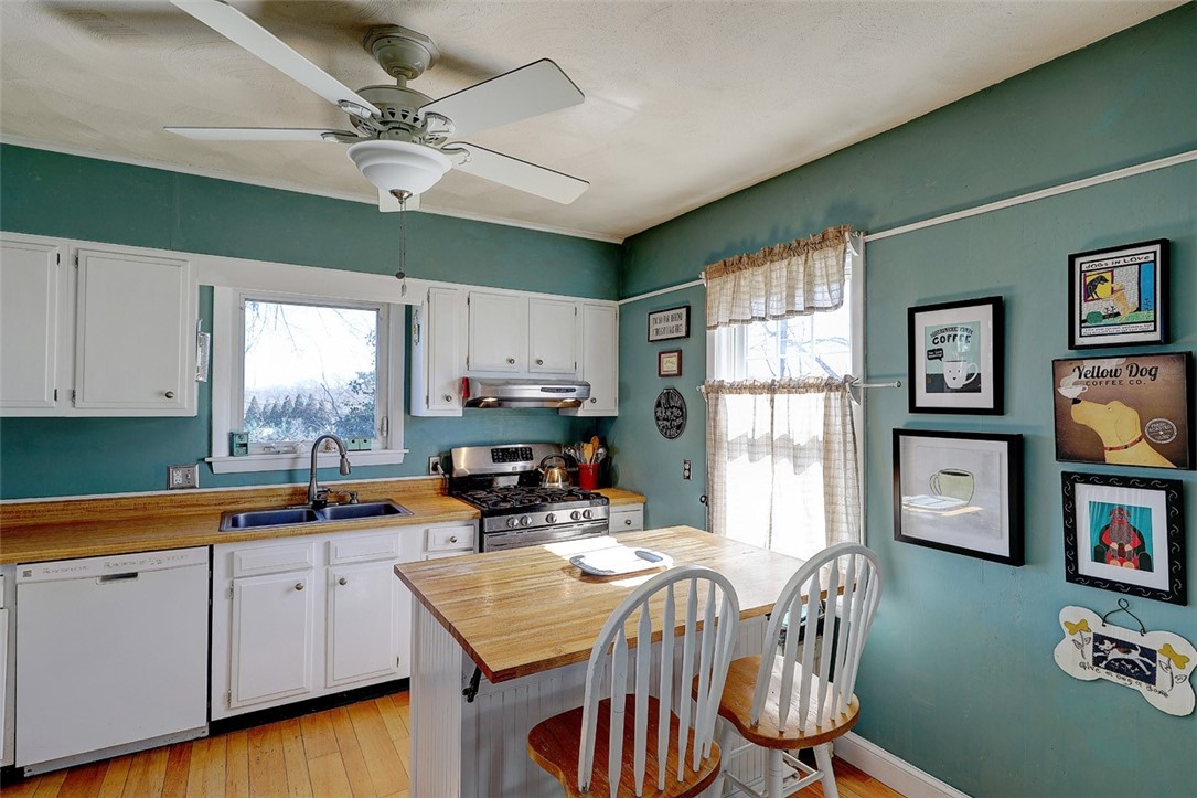 102 Lyndon Road Cranston, RI 02905 - Photo 15 of 27 Gallery Image 15
