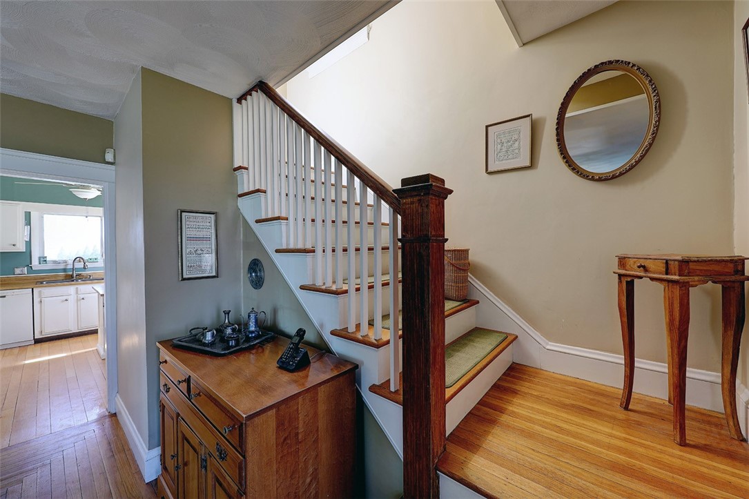 102 Lyndon Road Cranston, RI 02905 - Photo 19 of 27 Gallery Image 19