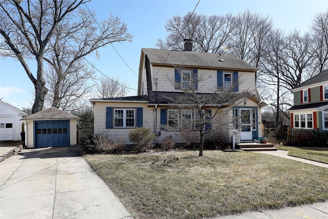 102 Lyndon Road Cranston, RI 02905 - Photo 2 of 27 Gallery Image 2