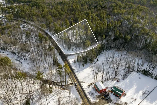 $205,000 | 43 Greenhill Road, Barrington, NH 03825