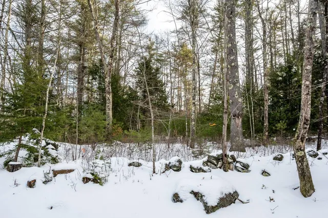 $215,000 | 43 Greenhill Road, Barrington, NH 03825