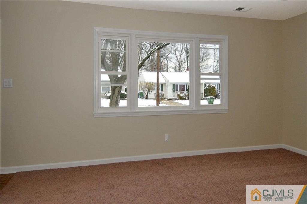 26 Cambridge Road Edison, NJ 08817 - Photo 5 of 17