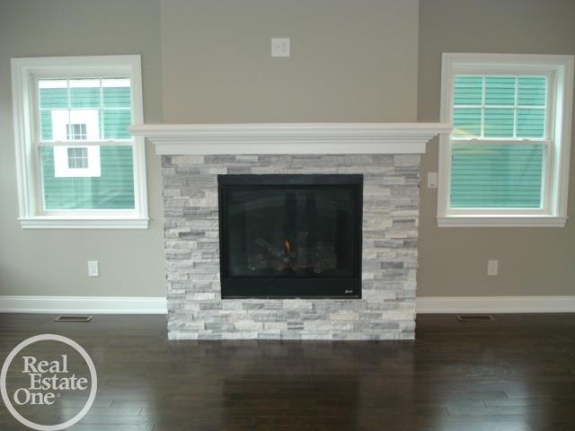 92 Muir Road Grosse Pointe, MI 48236 - Photo 10 of 48 31344963-9.JPG