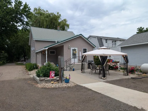 $185,000 | 111 East Lyon Street, Minneota, MN 56264