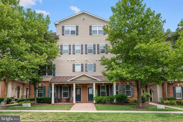 $2,850 | 23209 Observation Drive, Unit 3279, Clarksburg, MD 20871