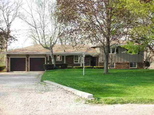 9611 West Whittingham Point Mapleton, IL 61547 - Photo 1 of 15
