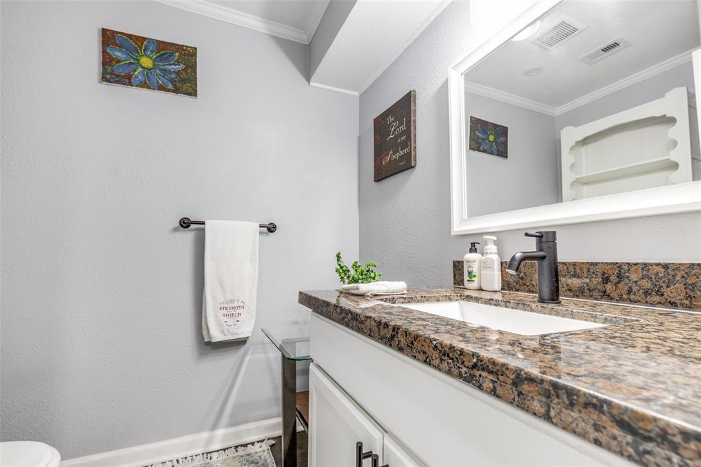 605 South Remington Drive Angleton, TX 77515 - Photo 13 of 25