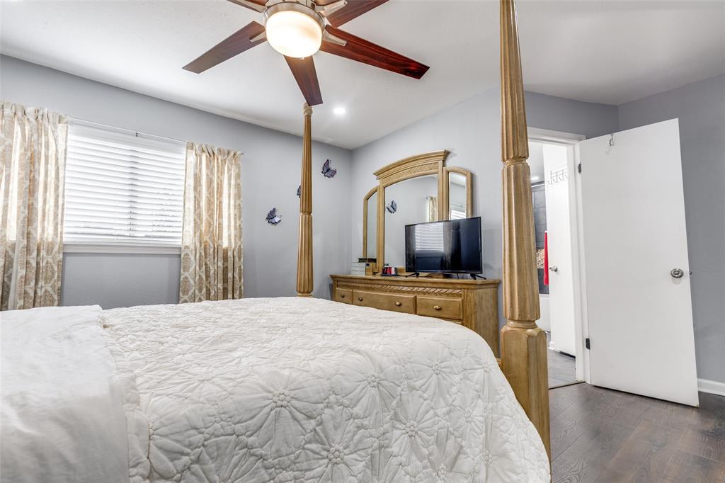 605 South Remington Drive Angleton, TX 77515 - Photo 15 of 25