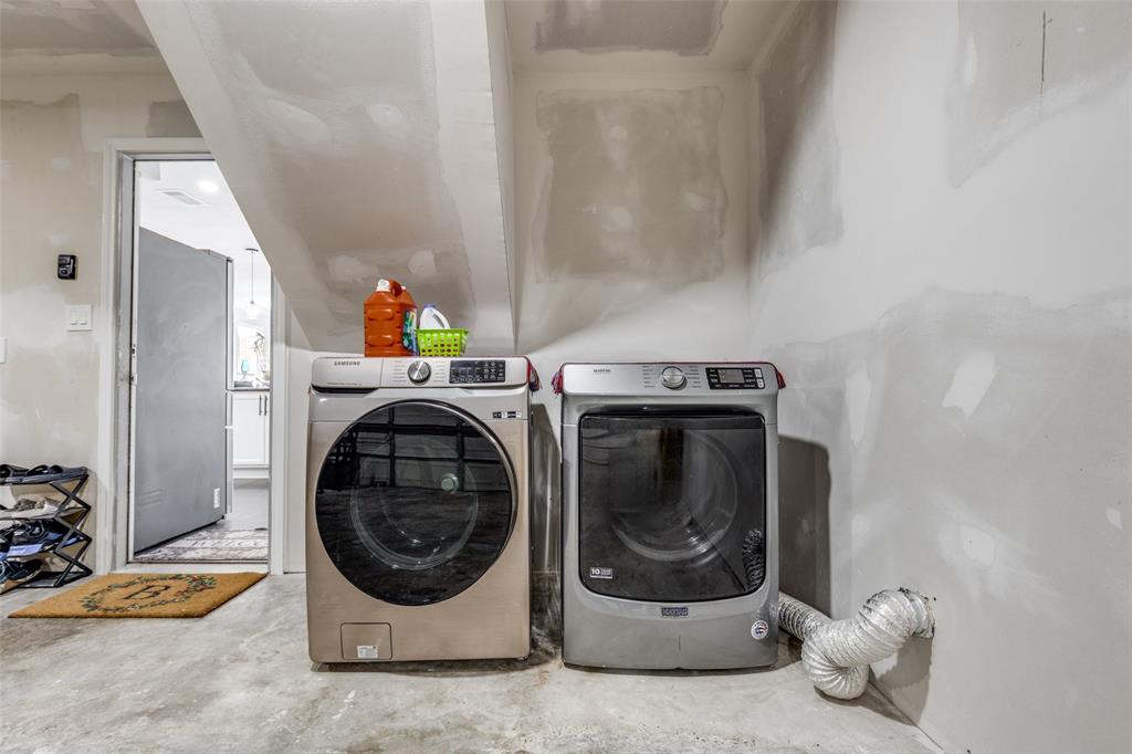 605 South Remington Drive Angleton, TX 77515 - Photo 16 of 25