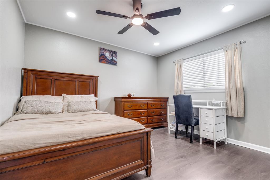 605 South Remington Drive Angleton, TX 77515 - Photo 18 of 25