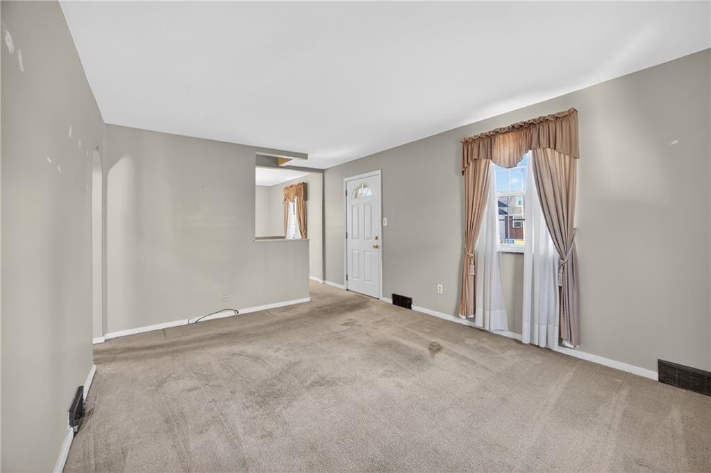 3553 Oakleaf Road Pittsburgh, PA 15227 - Photo 4 of 33 Living room.