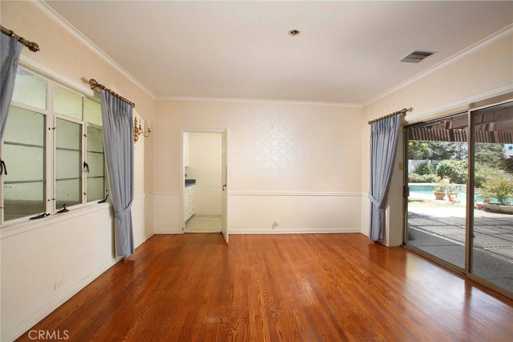 1075 Pine Oak Lane Pasadena, CA 91105 - Photo 12 of 50