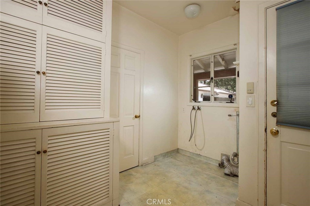 1075 Pine Oak Lane Pasadena, CA 91105 - Photo 16 of 50