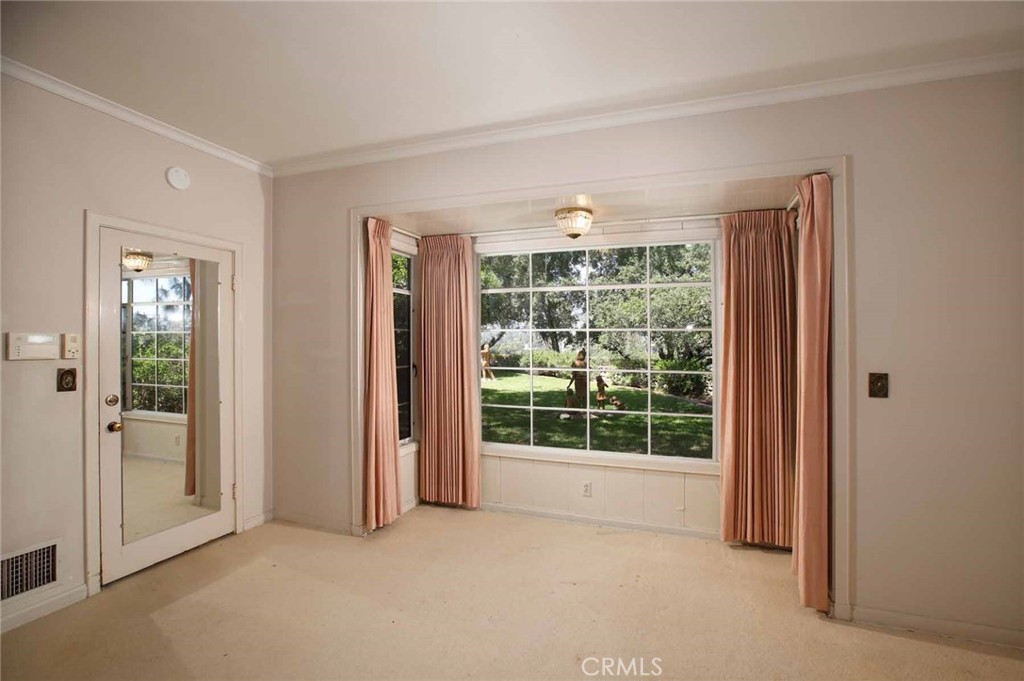 1075 Pine Oak Lane Pasadena, CA 91105 - Photo 21 of 50