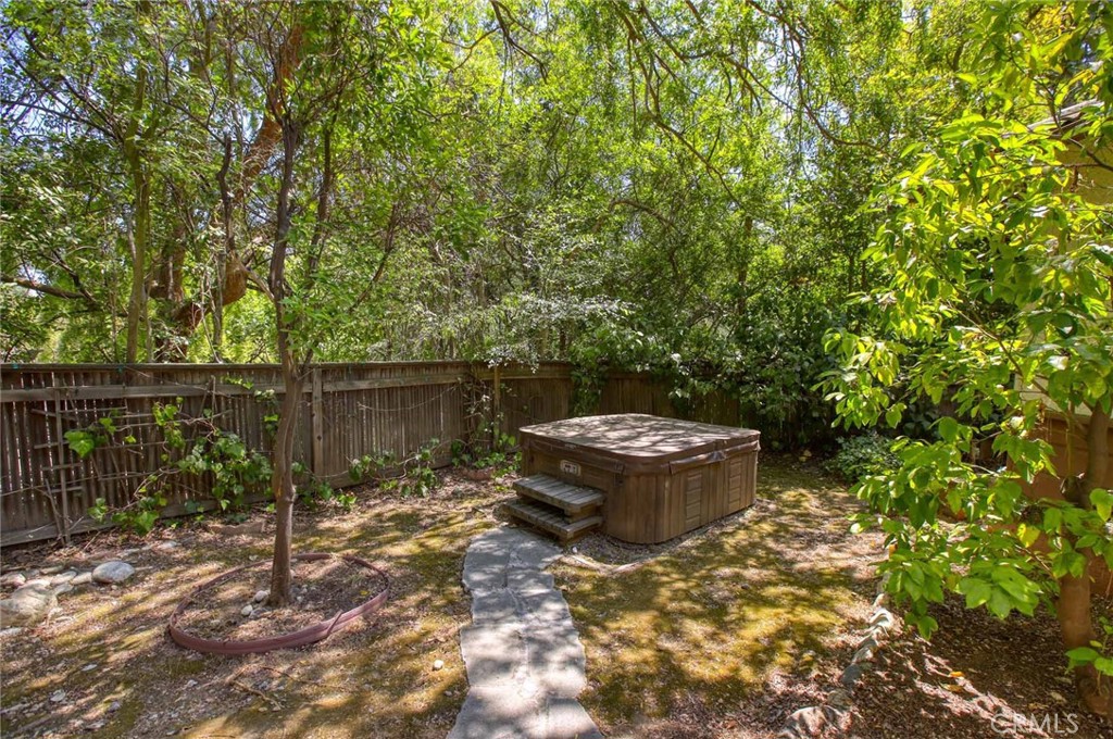 1075 Pine Oak Lane Pasadena, CA 91105 - Photo 24 of 50