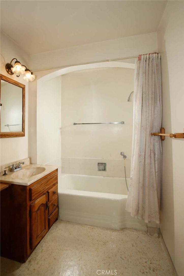 1075 Pine Oak Lane Pasadena, CA 91105 - Photo 27 of 50